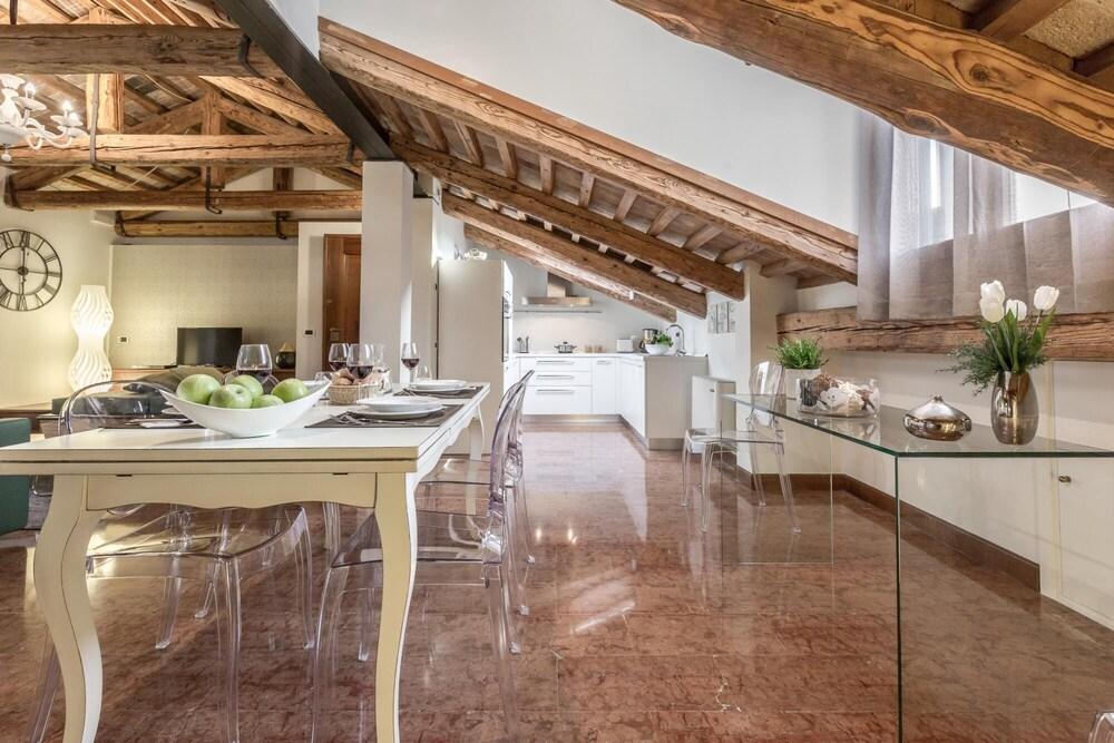 Ca Del Monastero 7 Collection