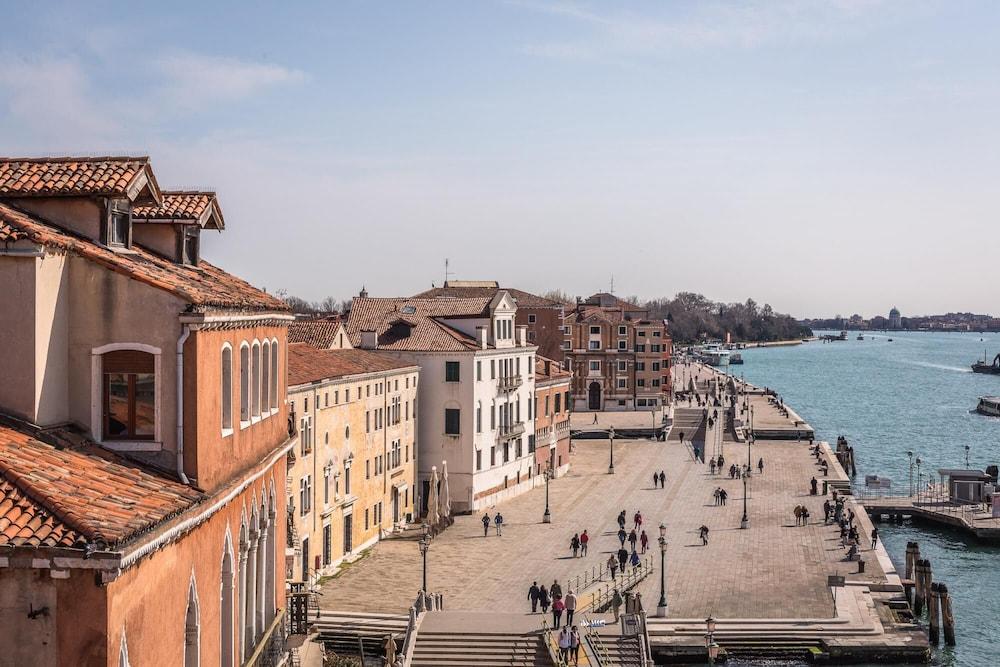 Ca del Santo Terrace and Canal View