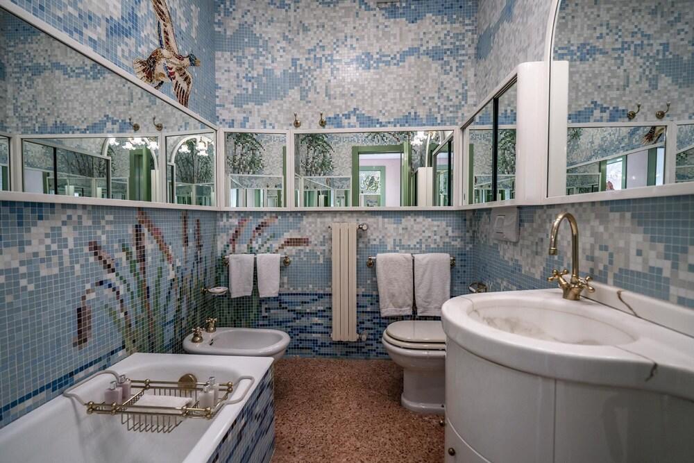 Ca Degli Specchi Grand Canal