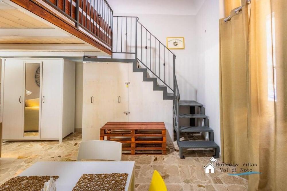 Sr-i754-trap55at - Yellow Syracuse