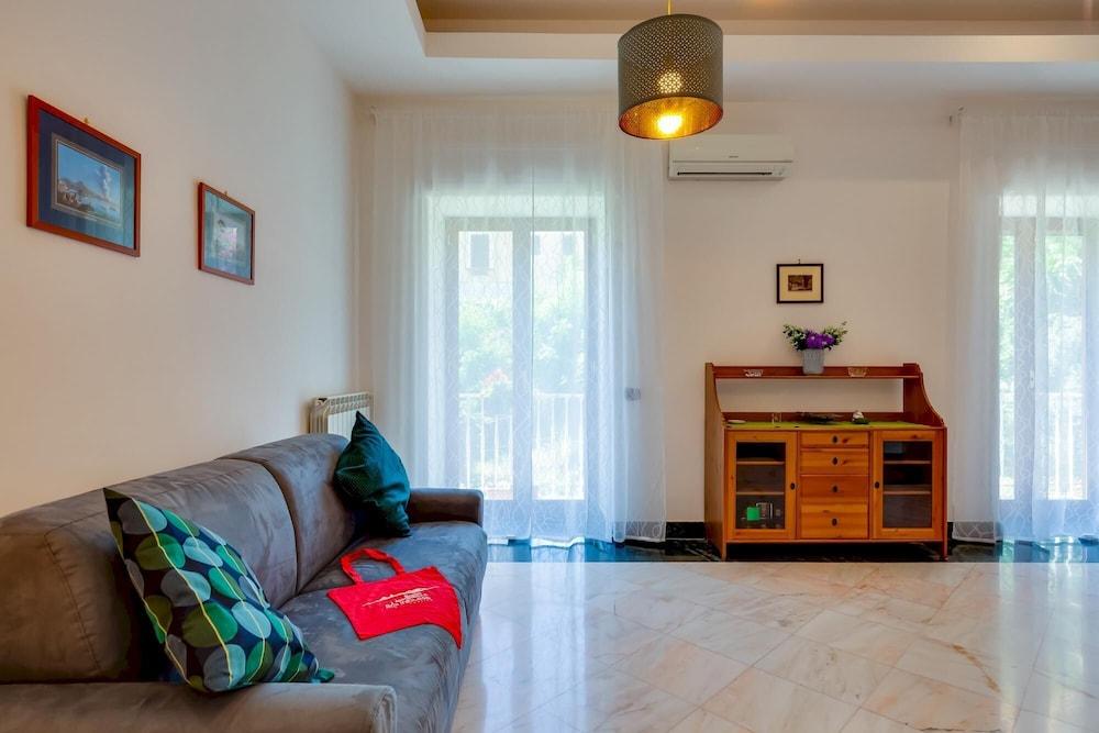 Gradoni - Panoramic Flat on the Steps by Napoliapartments