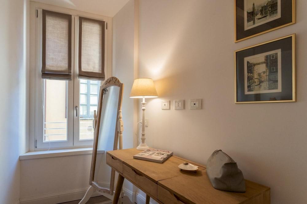 Co-c933-adia67a1 - White Suite With Private Terrace