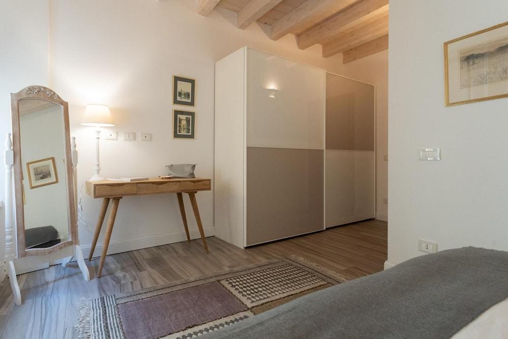 Co-c933-adia67a1 - White Suite With Private Terrace