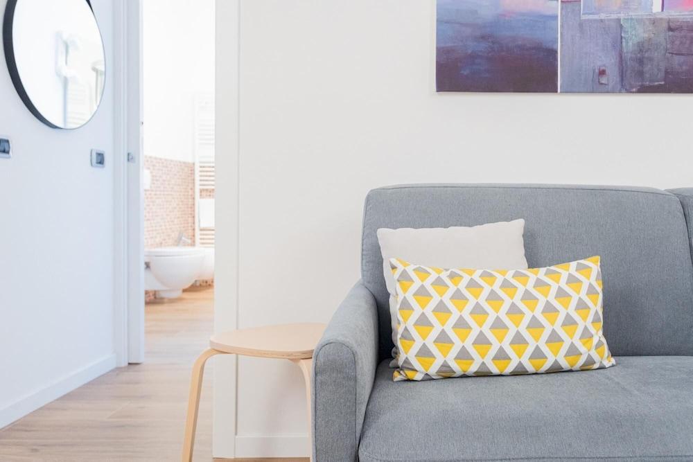 Co-c933-dott13a2 - Rosart House