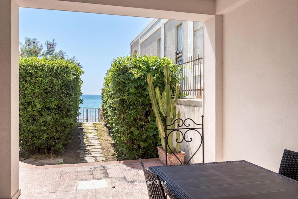 Baia Delle Sirene in Noto