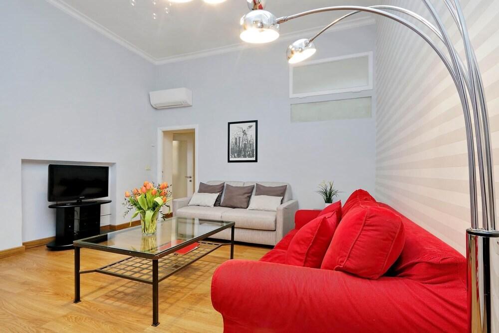 Rm-h501-qufo5a2 - Cozy Tritone