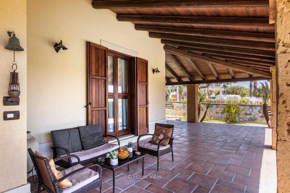 Luxury Garden in Gallina