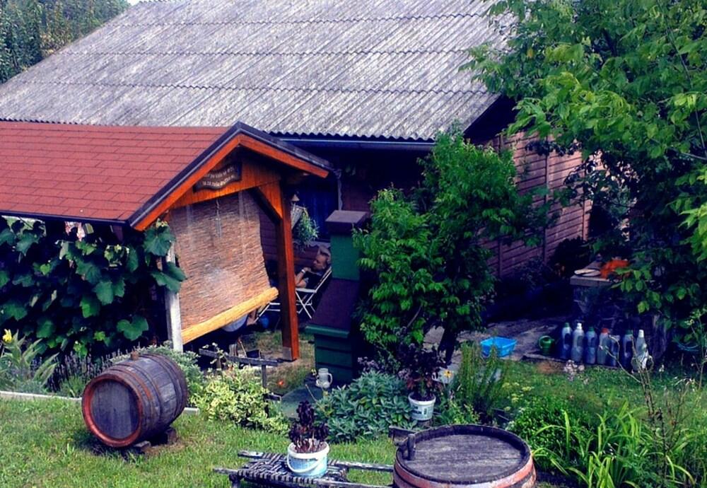 Romantic Cottage In Real Nature