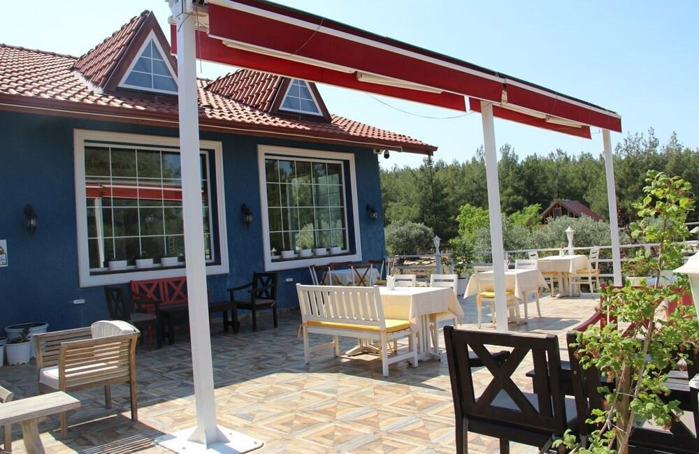 Serene Studio Bungalow in Kusadasi