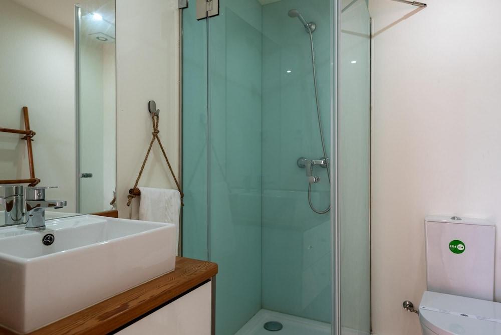 Mezzanine Stylish Apartment P by Vacationy