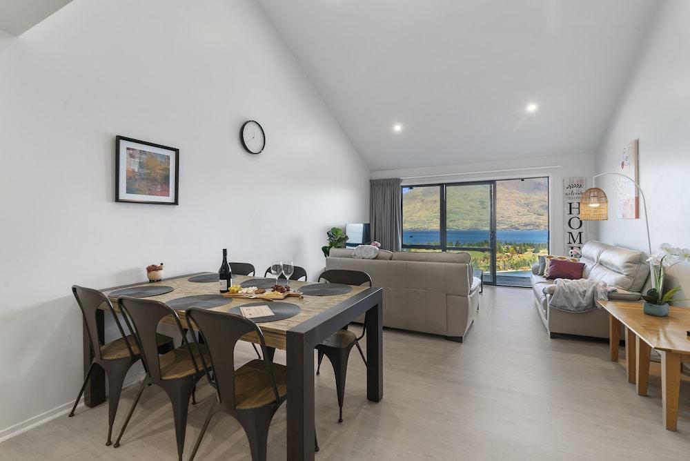 ALPINE LOFT WITH JAW-DROPPING VIEW