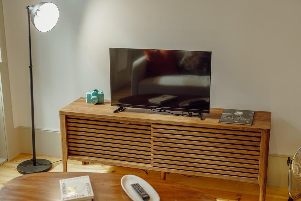 Legacy Oporto Design Apartment D by Vacationy
