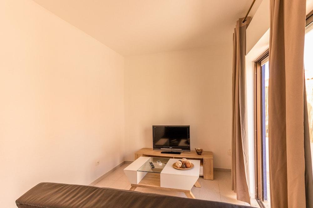 Charming 2-bed Apartment in Armacao de Pera