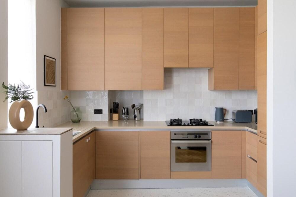 The Primrose Hill Hideaway - Modish 1bdr Flat