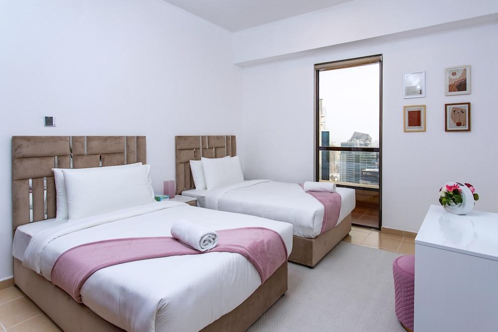 Spacious 2 bedroom with Amazing Marina View Rimal JBR