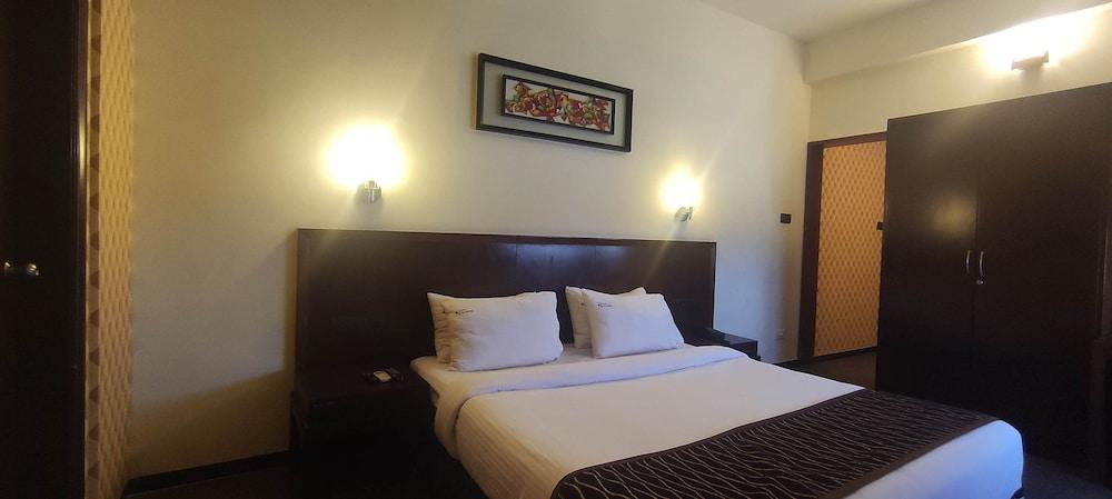 ZiP By Spree Hotels Le Pebble