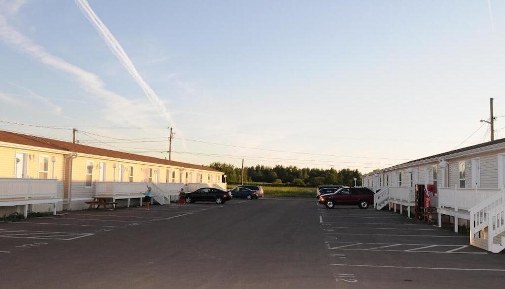 Gaudet Chalets & Motel