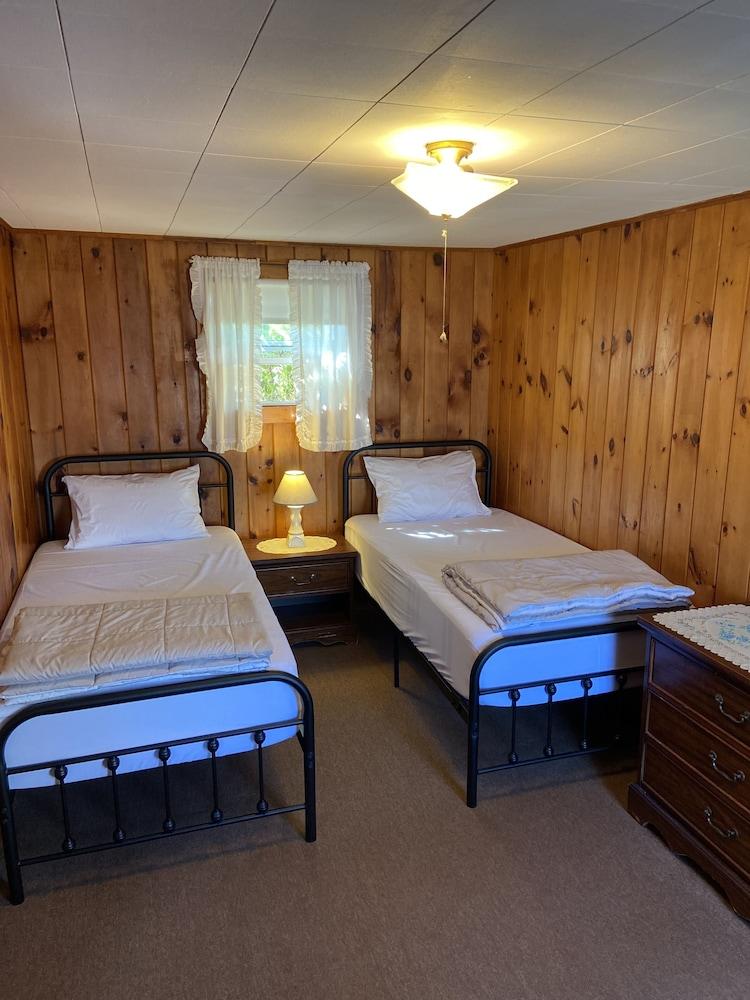 Spinneys Guesthouse & Beach Cottages