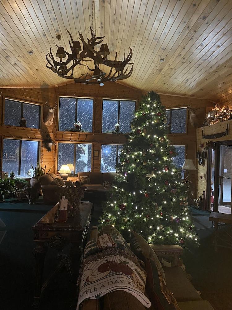 Boulder Bear Motor Lodge