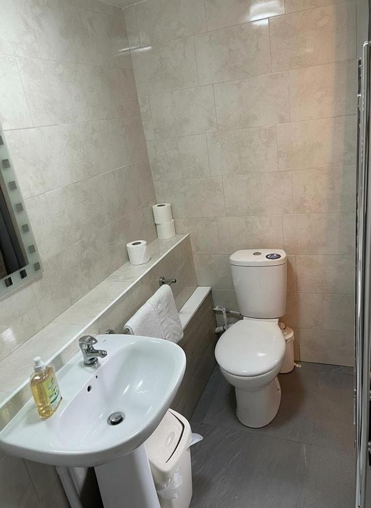 Charming Chalet - Sleep 3/4 & Free Parking