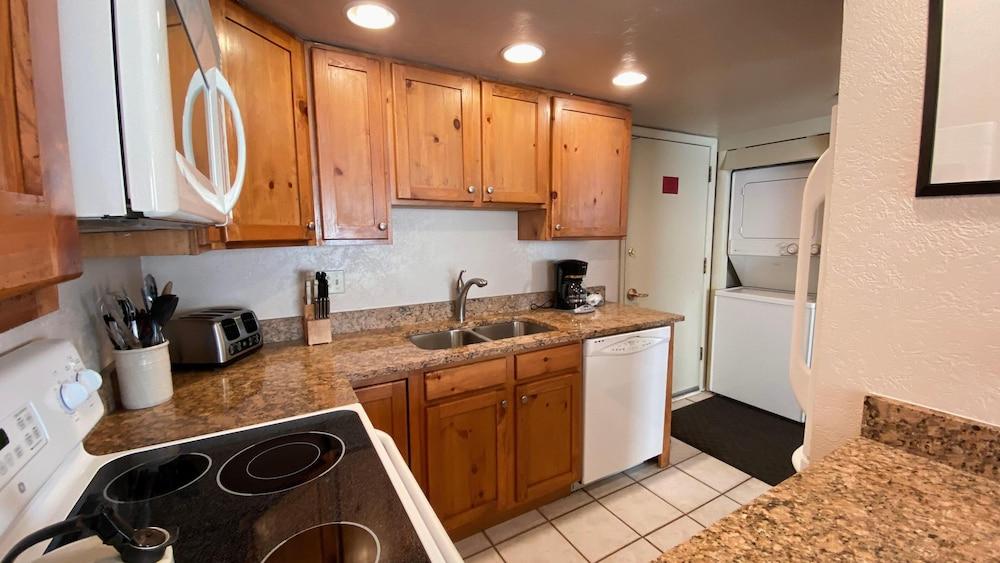 #105 Vail International