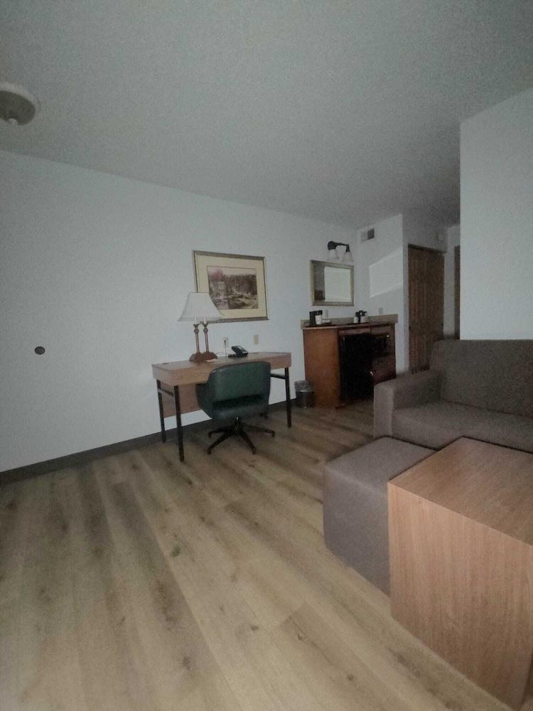 Wingate by Wyndham Youngstown/Austintown