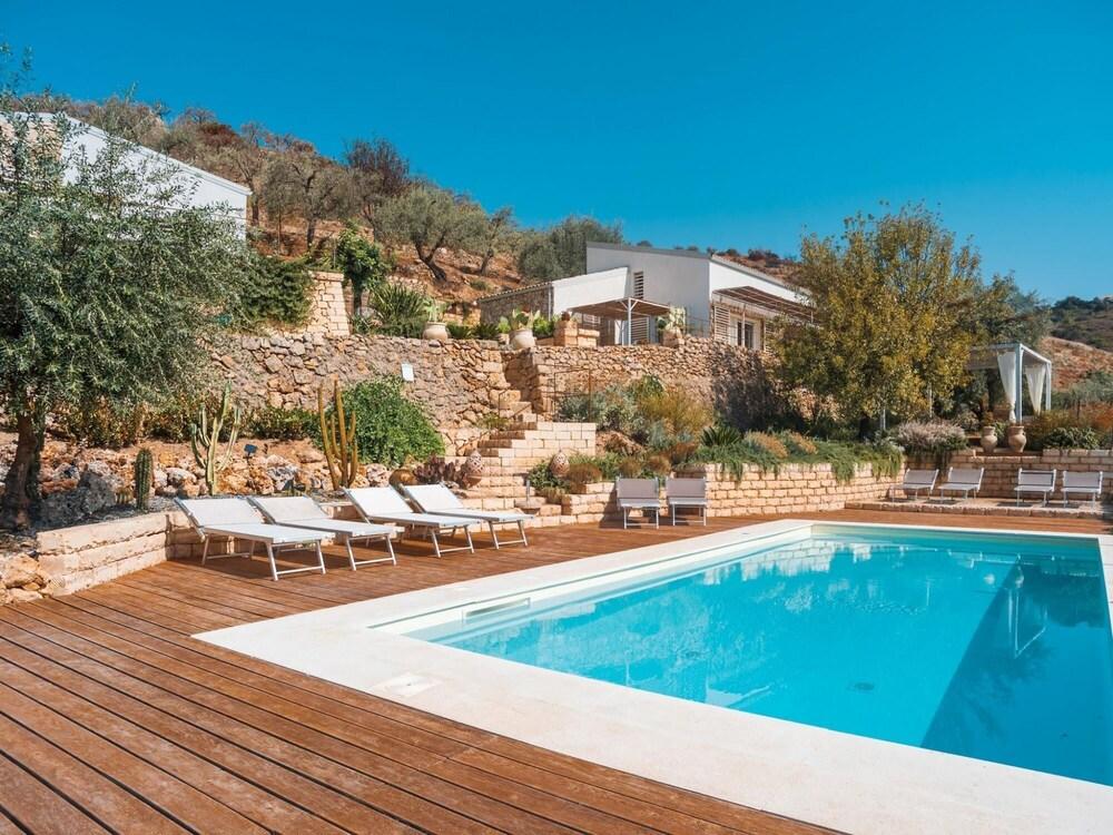 Villa Azalo With Private Pool