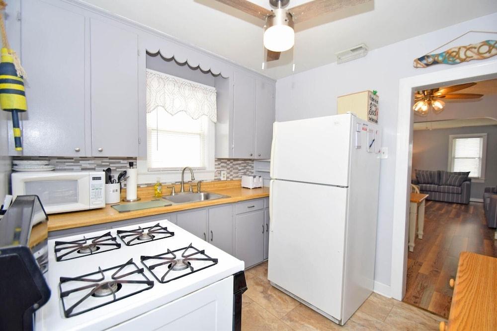 Four Winds 4 2 Bedroom Condo by Redawning