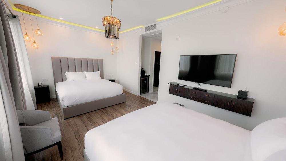 Mount Alverno Luxury Resorts