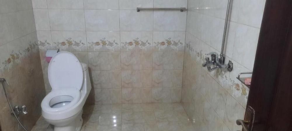 Hotel Day In Emporium