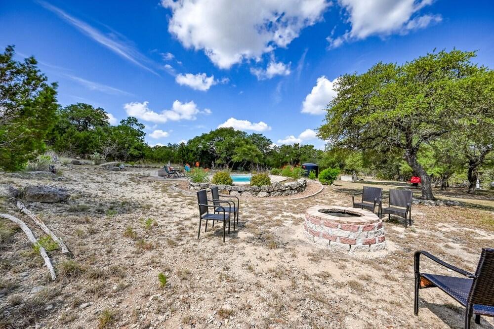 Luxury Home! - Pool - Fire Pit - Near Canyon Lake!