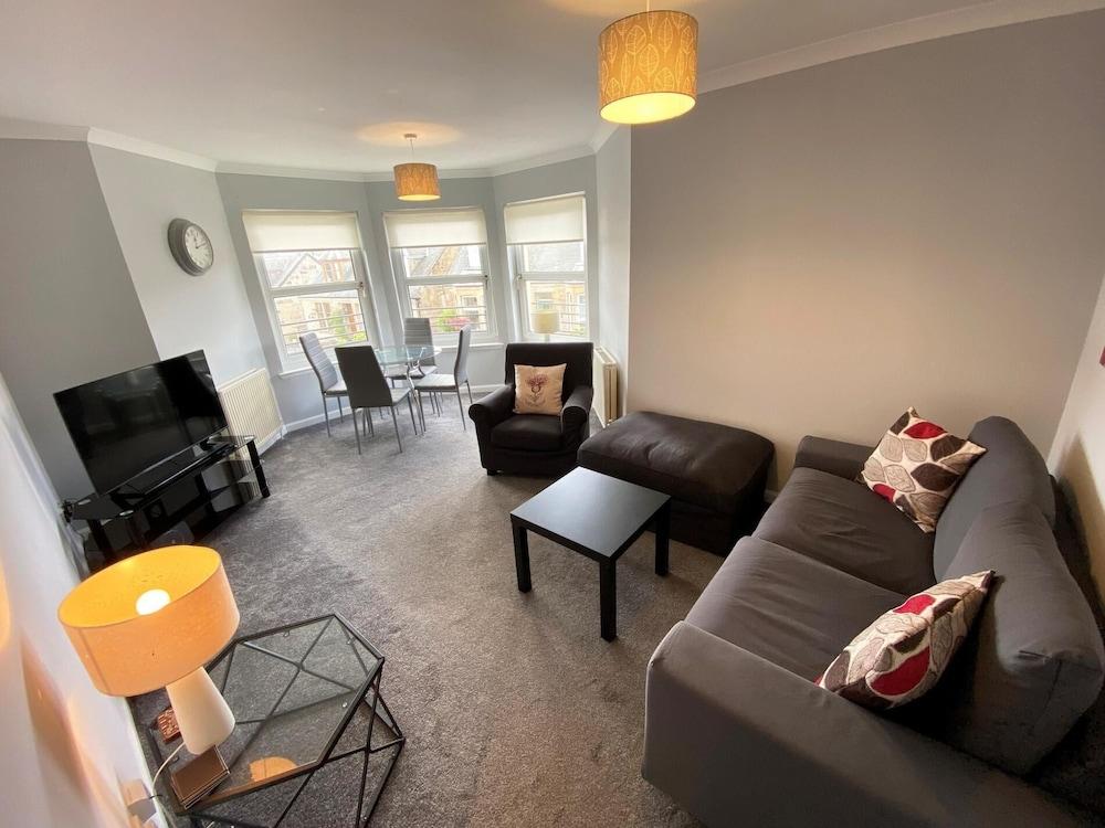 NEW Super 2 Bedroom Flat in Falkirk