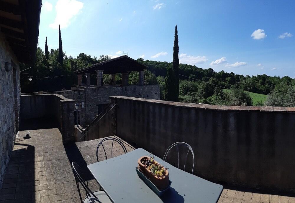 Rosato Shared Pool Family Fun Farm