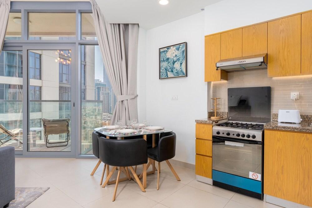 Lux BnB Bellevue Tower - Burj Views