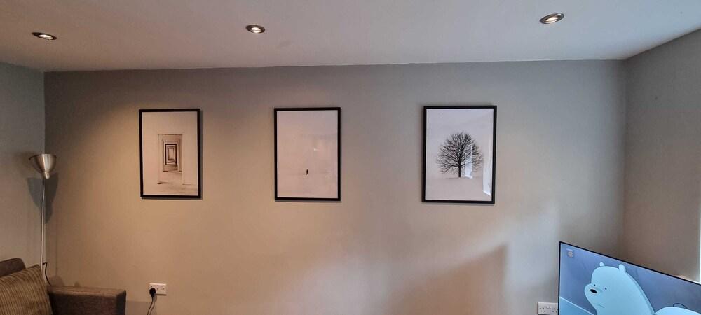 Lovely 2-BR Holiday Flat - Free Parking