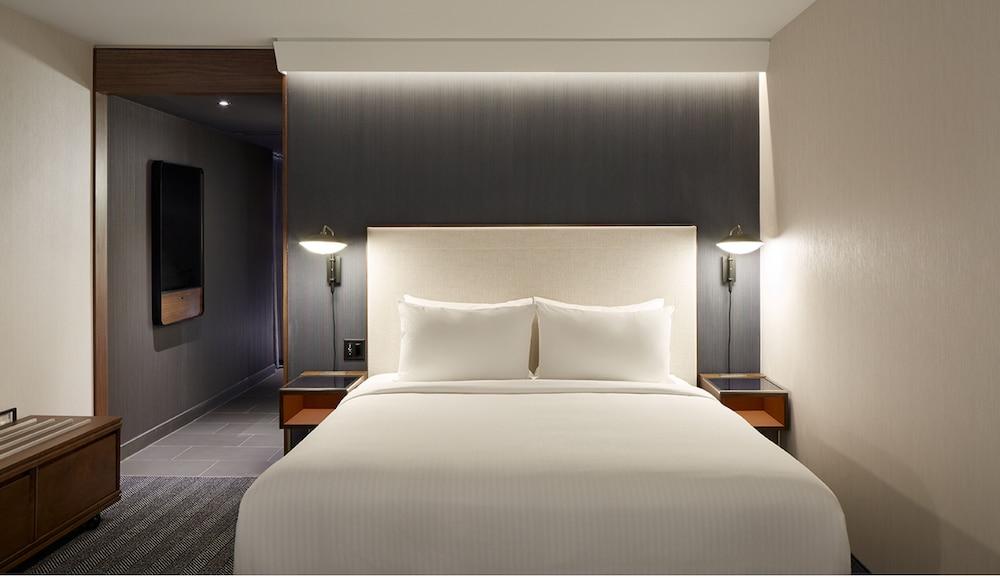 Courtyard by Marriott Montreal Midtown