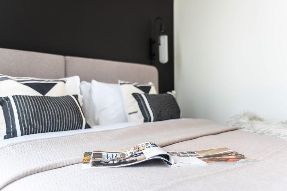 EDEN'S Homes & Villas - Millennium Atria Residences