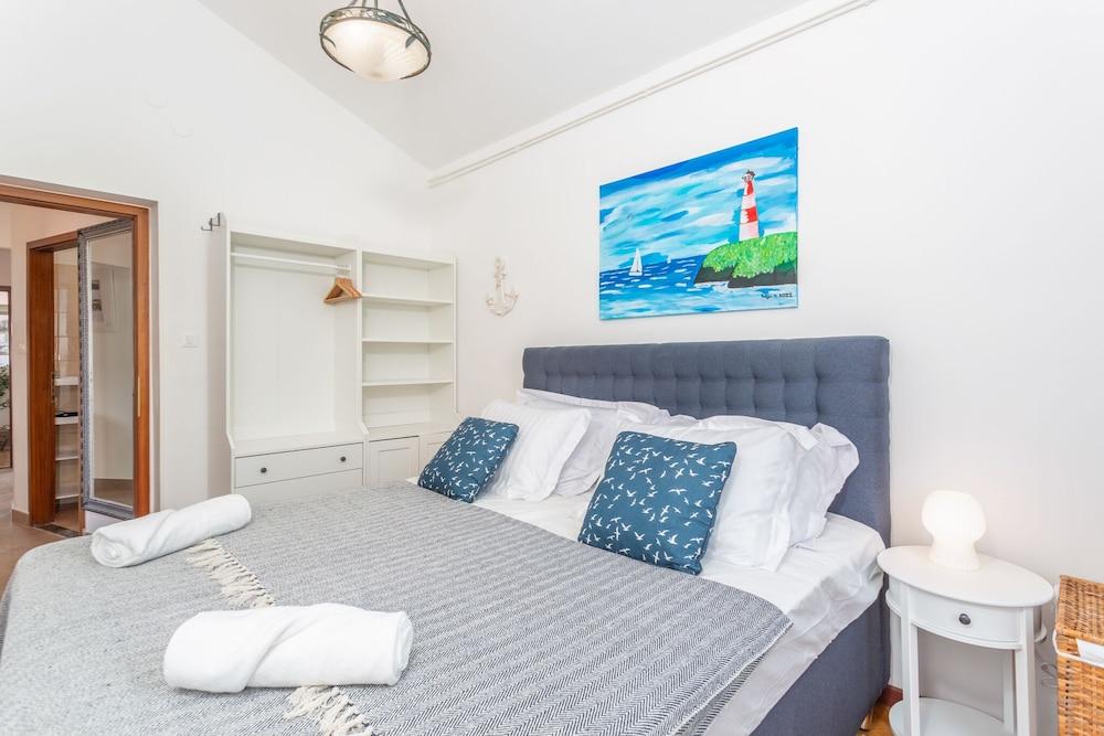 Bright 3-bedroom Apartment in Lovran