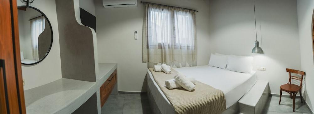 Aesthisis Sensational Accommodation