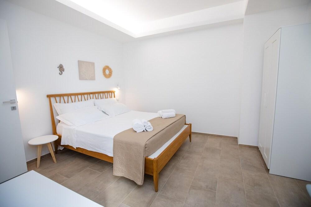 IzzHome Bella Vita Apartment