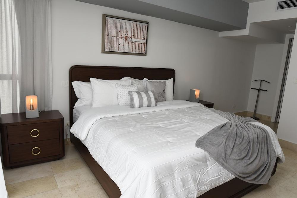 Yoo Panama & Arts Tower