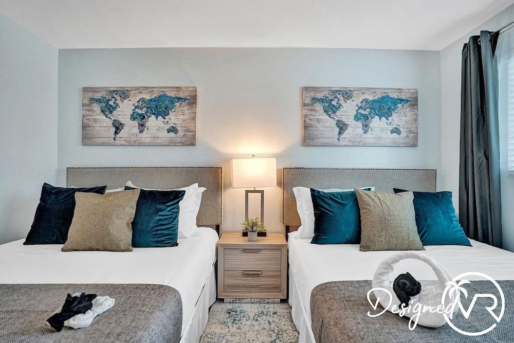 Modern 5BR with Private Heated Pool