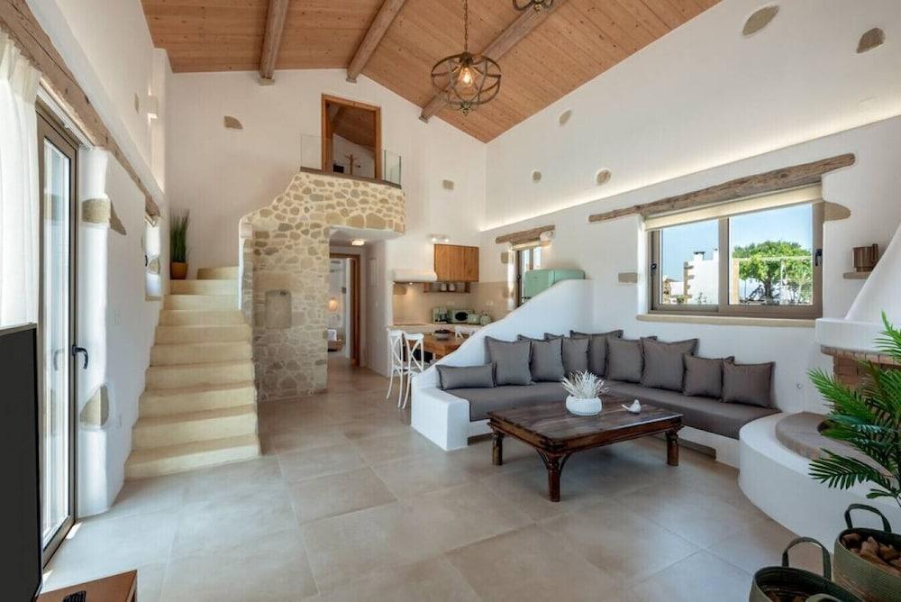 Froudi Villa Near Falaserna Construction 2022