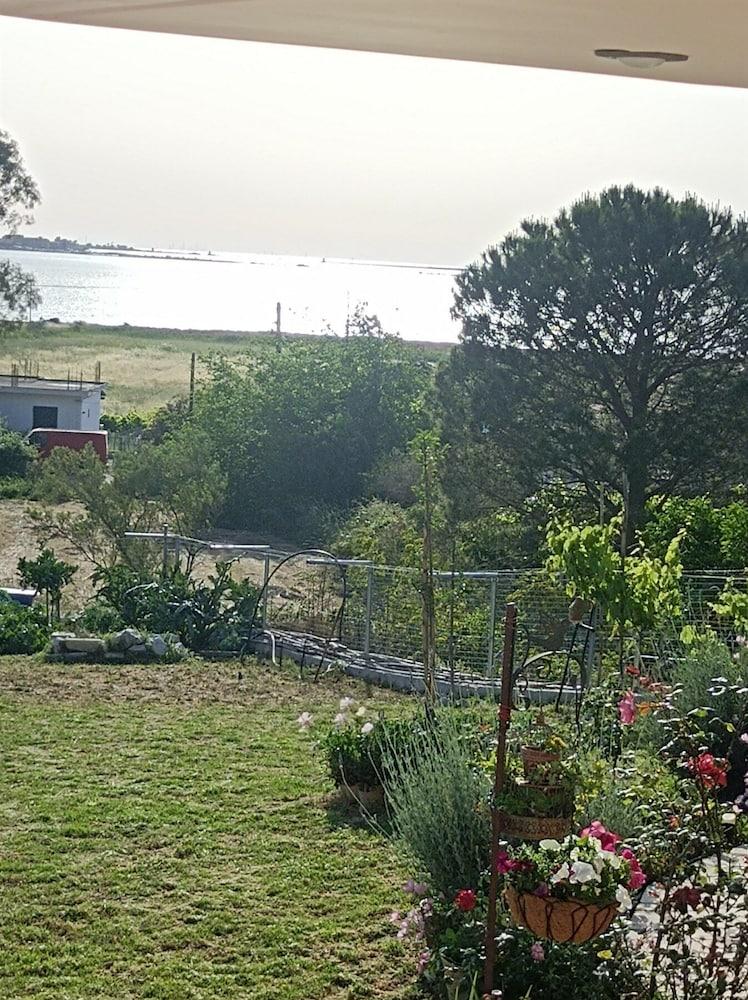 Captivating 1-bed Apartment in Lefkada