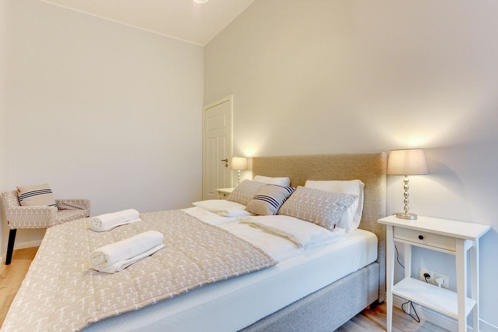 Indygo Apartments by Renters