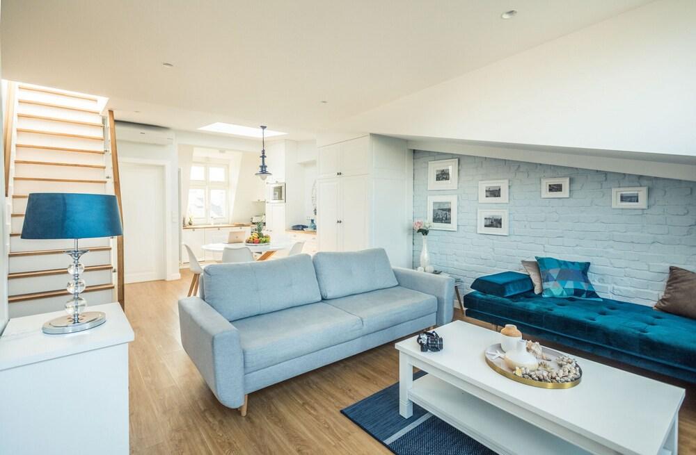 Sky and Sea Apartment by Renters