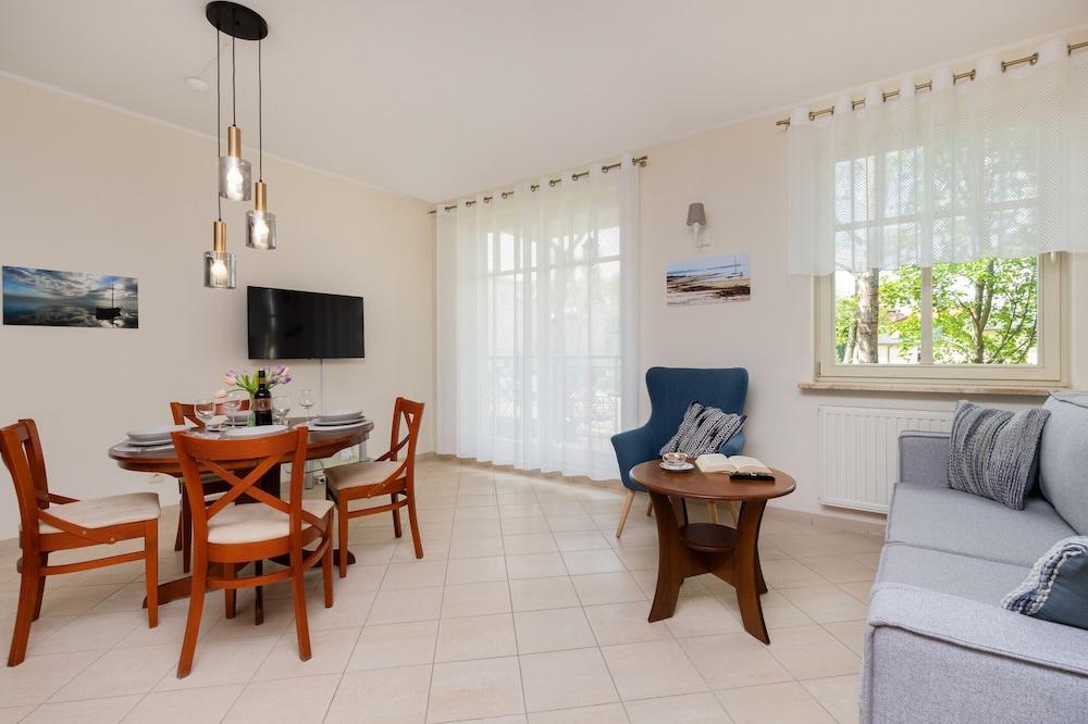 Patio Mare B8 Apartment by Renters