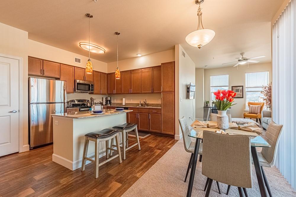 Modern  Mountain view very clean