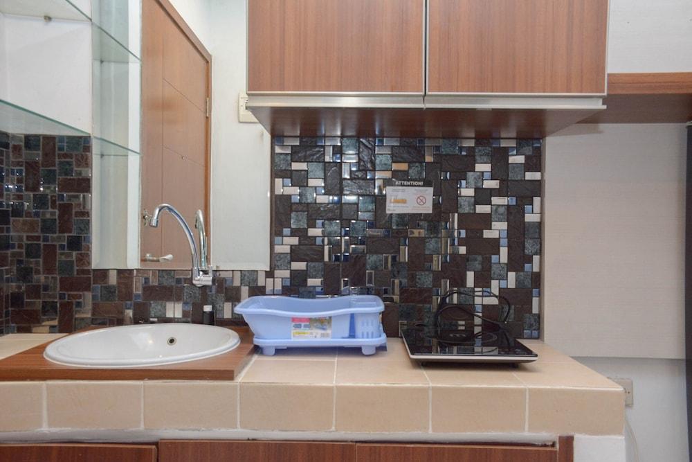 Nice And Comfy Studio Apartment Capitol Park Residence