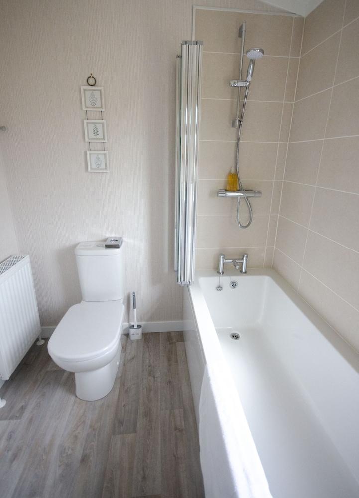 Hollicarrs - Hares Leap